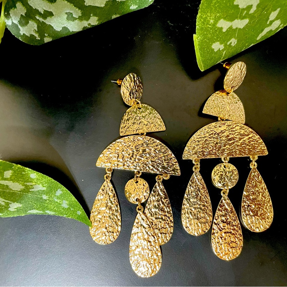 Hammered gold metal drop earrings